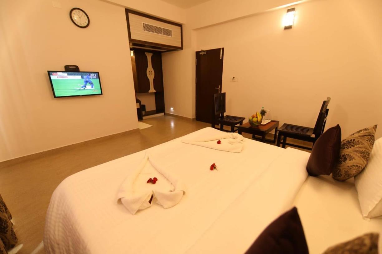 Sri Gnana Vedha Beach Residency Velankanni Exteriör bild